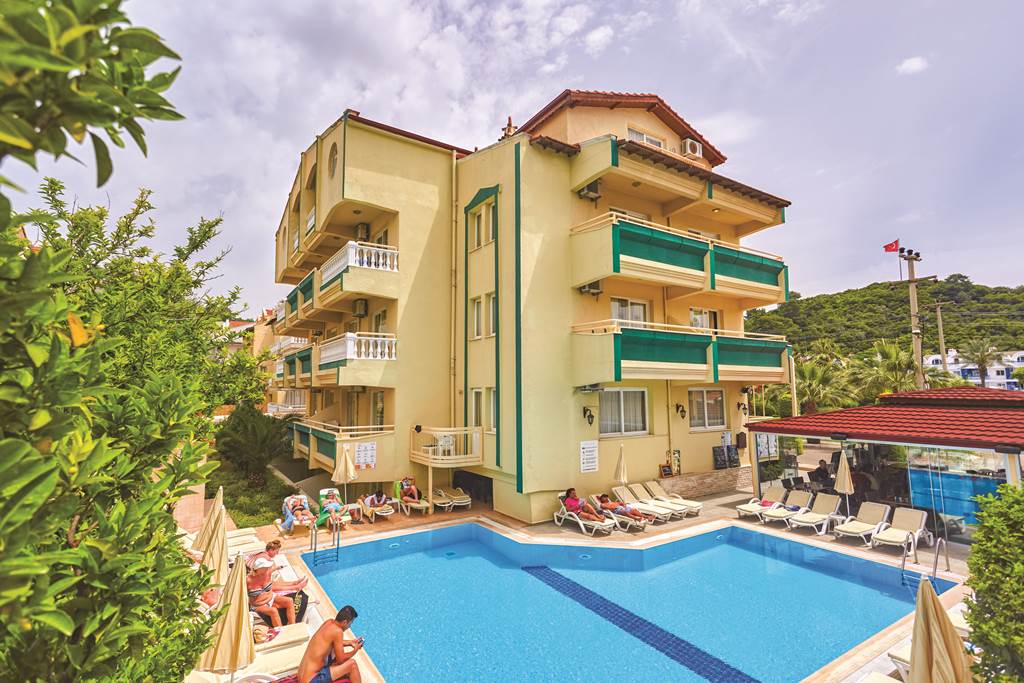 Amaris Apartments