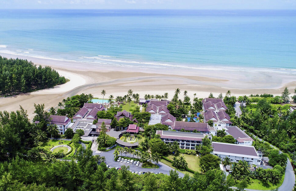 Apsara Beachfront Resort & Villa