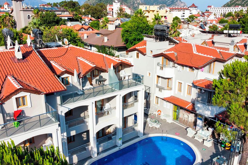 Arya Hotel