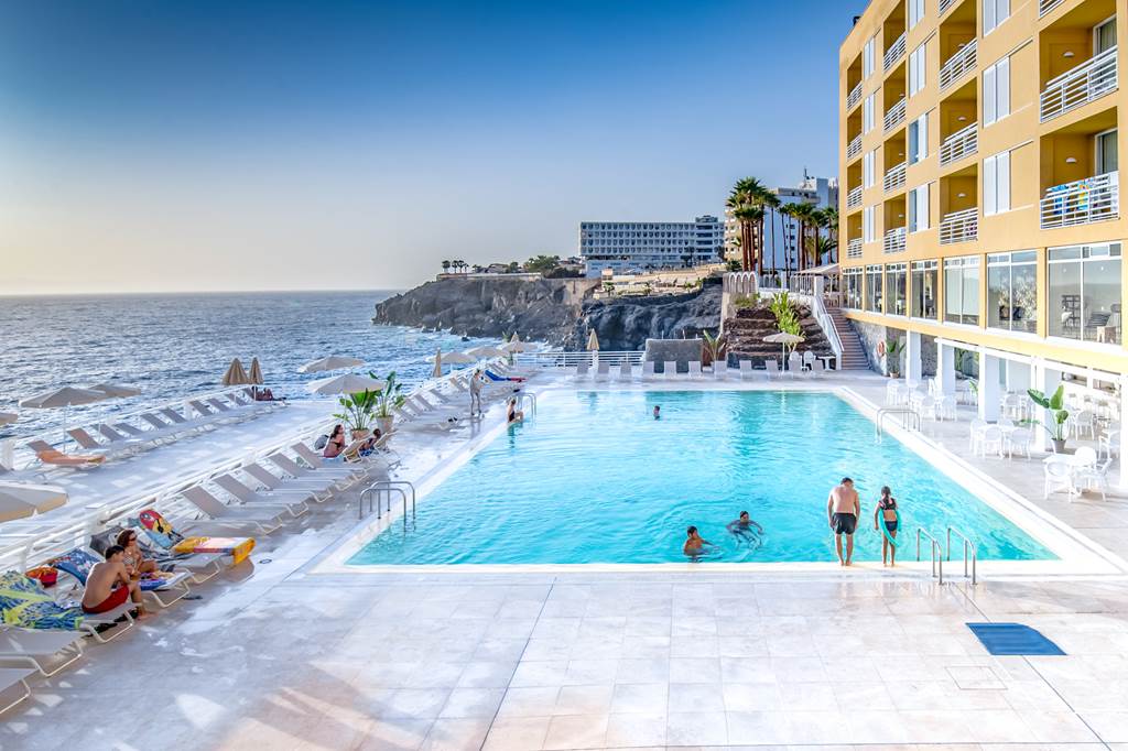 Atlantic Holiday Hotel