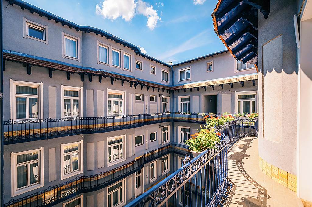 Baross City Hotel