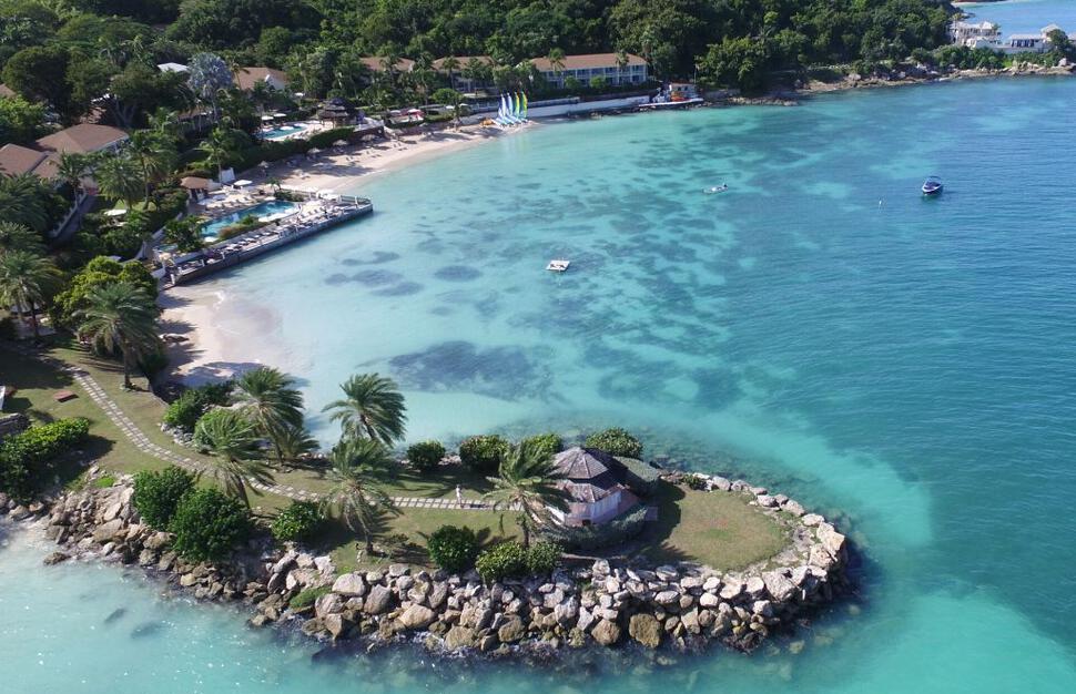 Blue Waters Resort & Spa