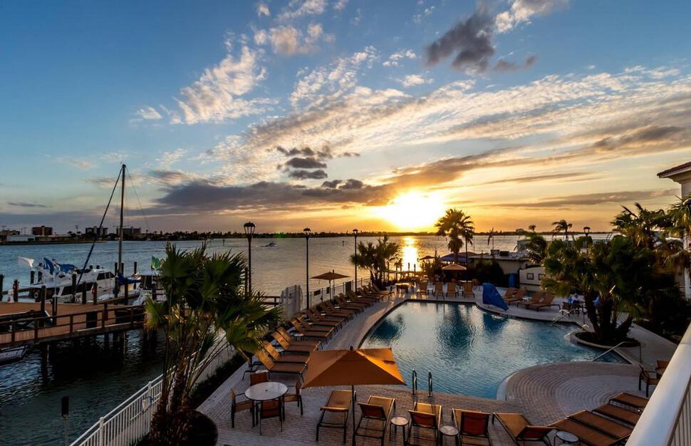 Courtyard St Petersburg CW Madeira