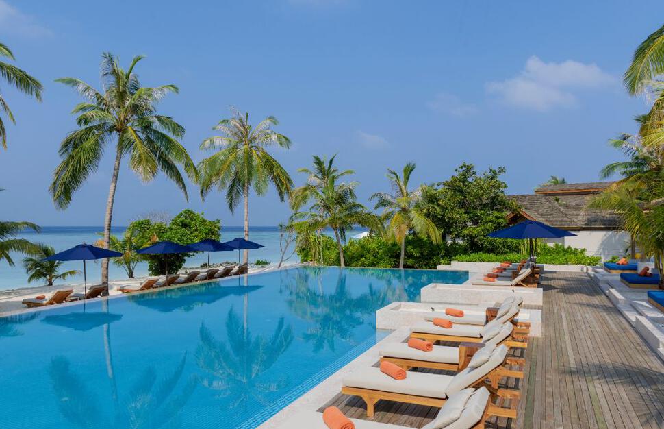 Emerald Faarufushi Resort & Spa Hotel