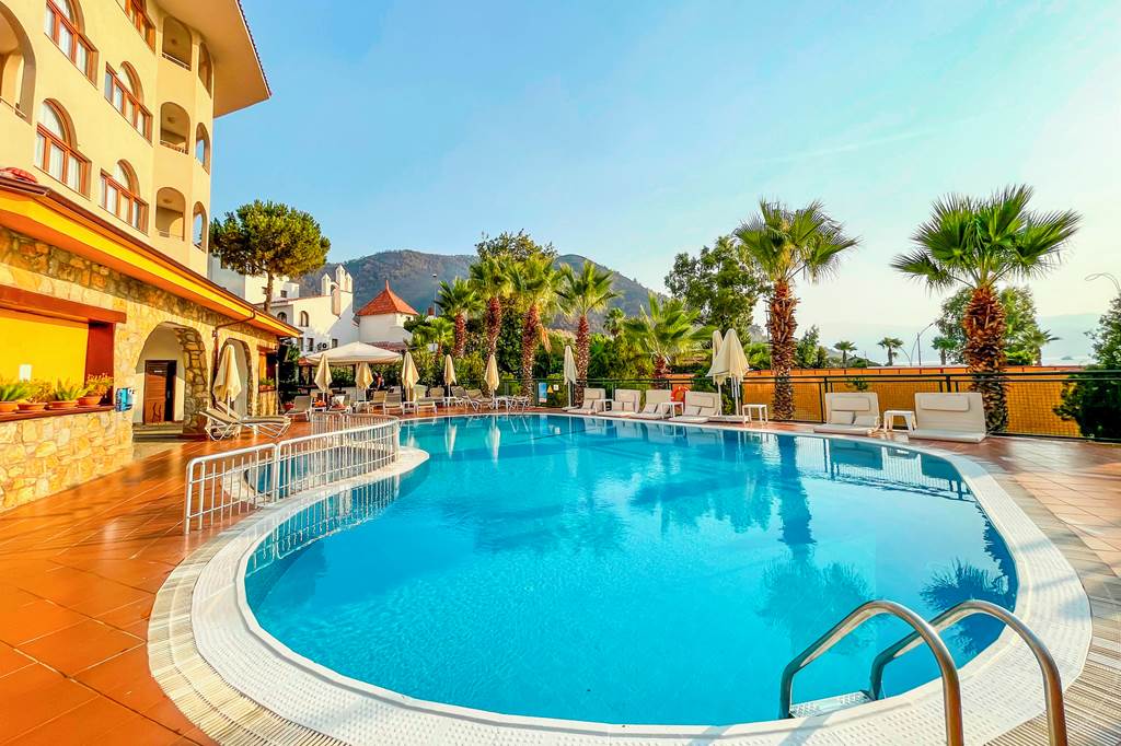 Fortuna Beach Hotel