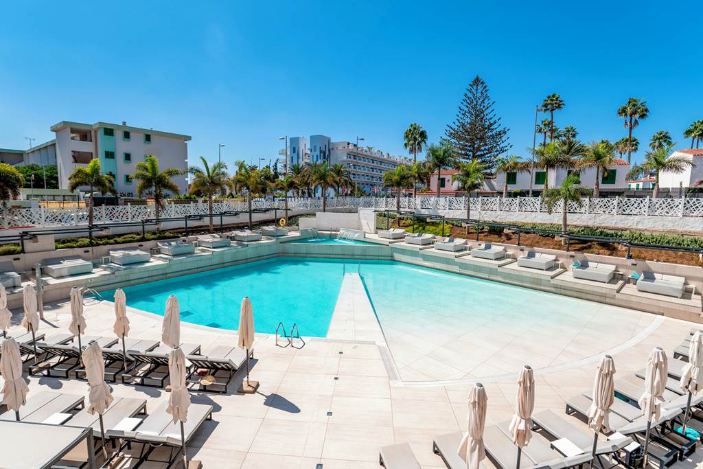 Hotel Caserio