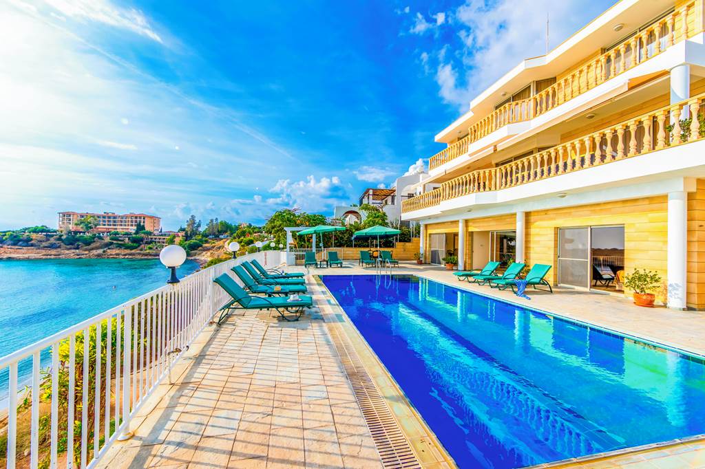 Katina Beach Villa