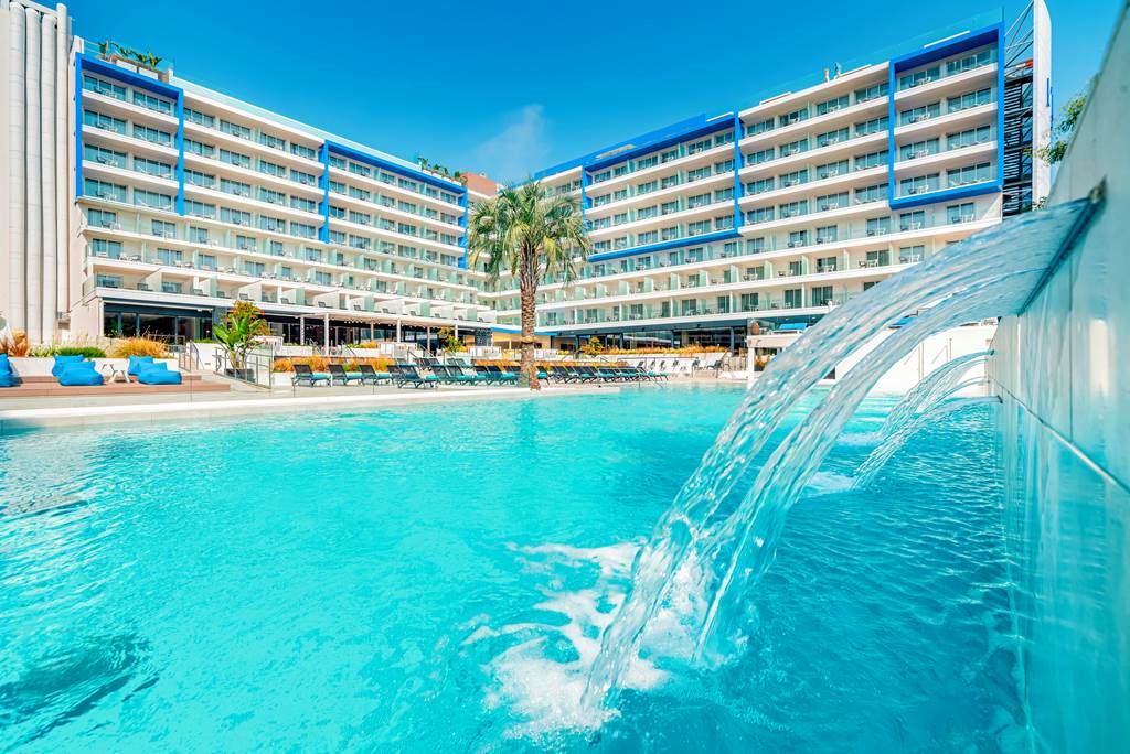 L' Azure