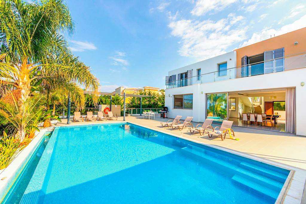 Limni Beach Villa