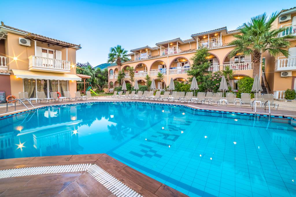 Maria Studios & Apartments