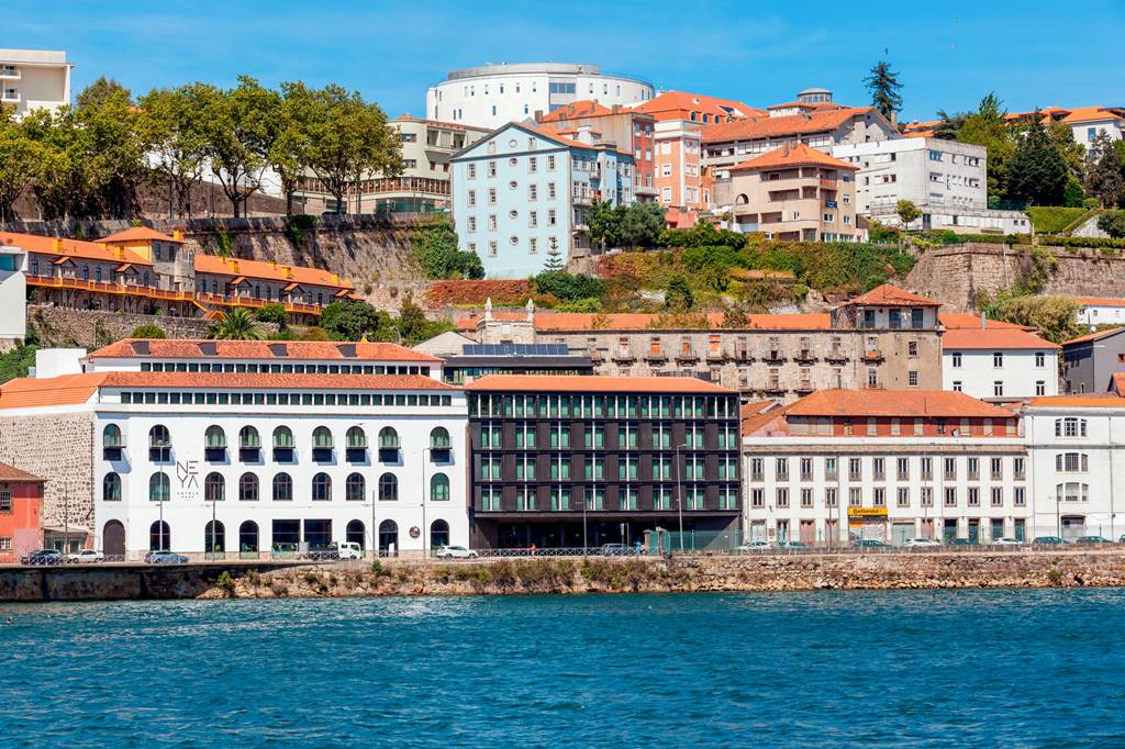 Neya Porto
