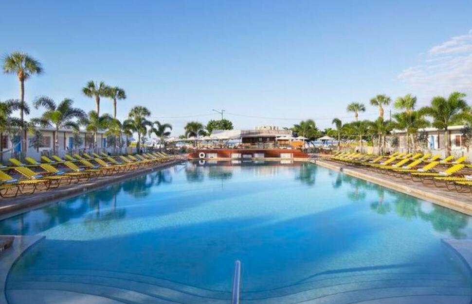 Postcard Inn on the Beach