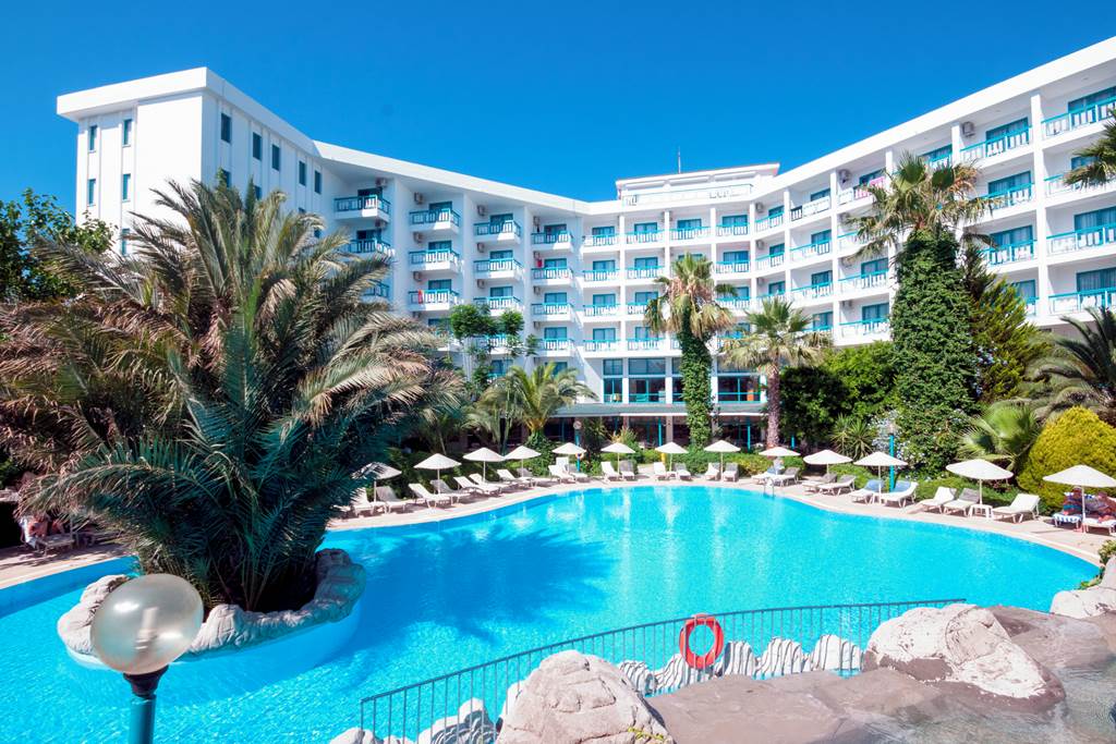 Tropical Beach Hotel