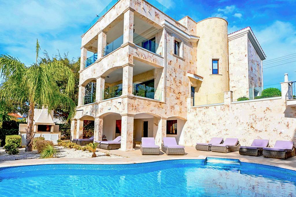 Villa Amelia Bay 2