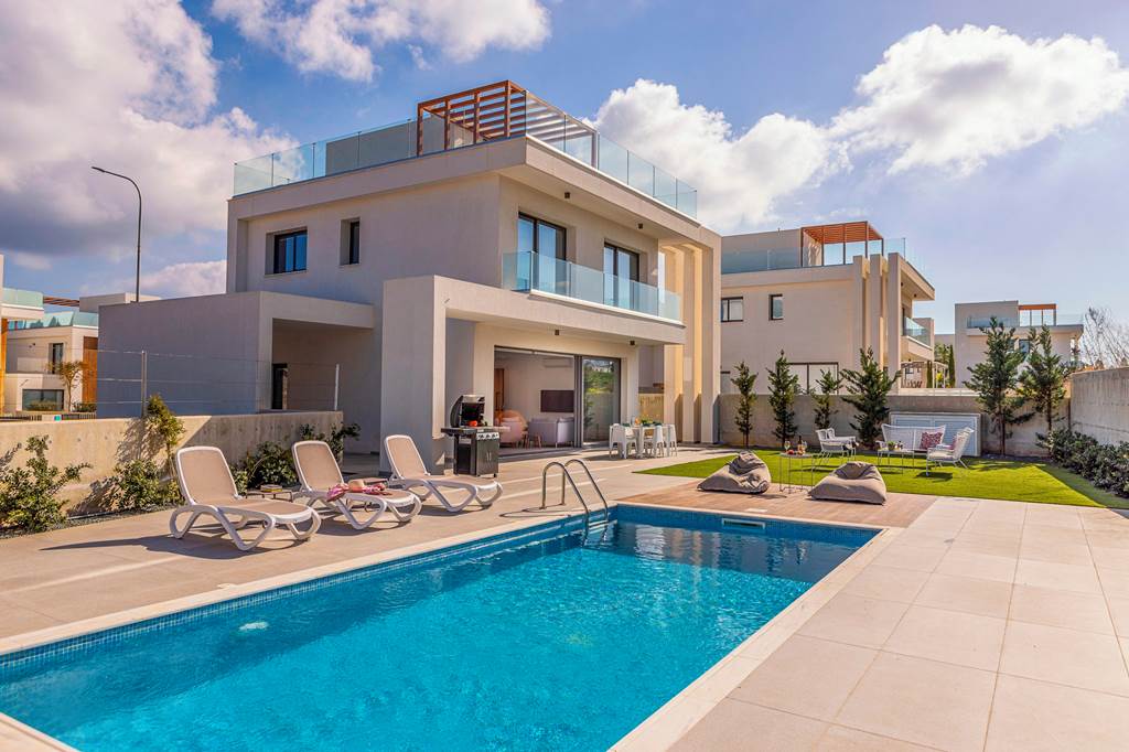 Villa By The Bay 33