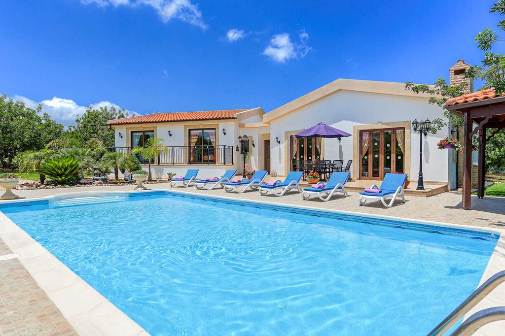 Villa Chariklia