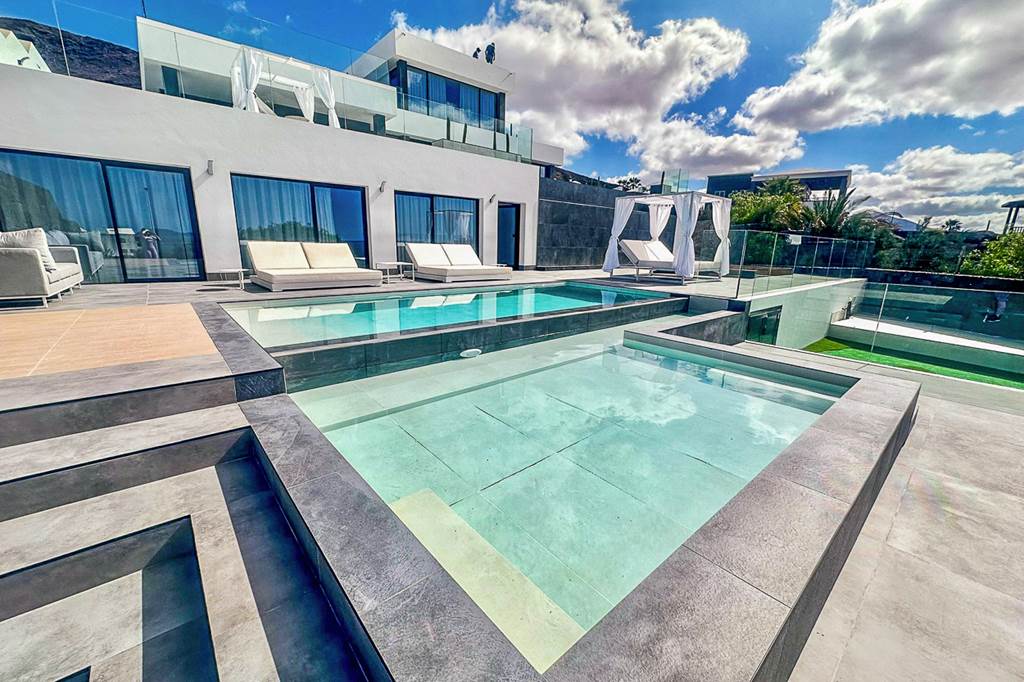 Villa Infinity